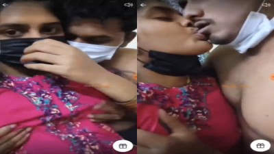 Couple Kissing And – Massaging Mulai